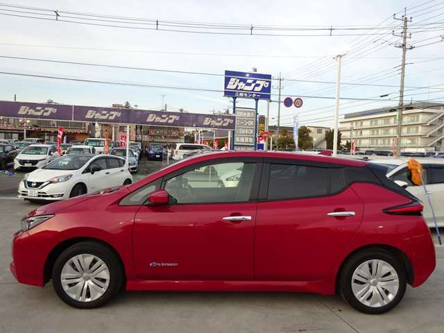 2022 NISSAN LEAF S
